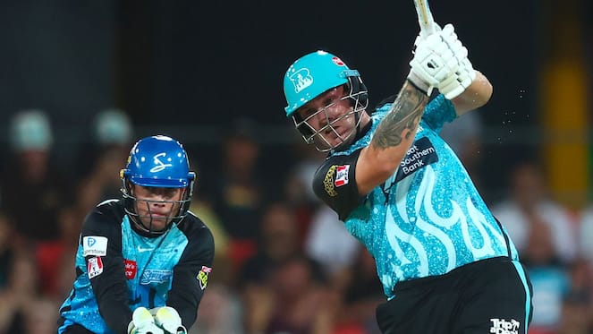 BBL 13 | Josh Brown Scripts History With 12 Sixes Vs Adelaide Strikers